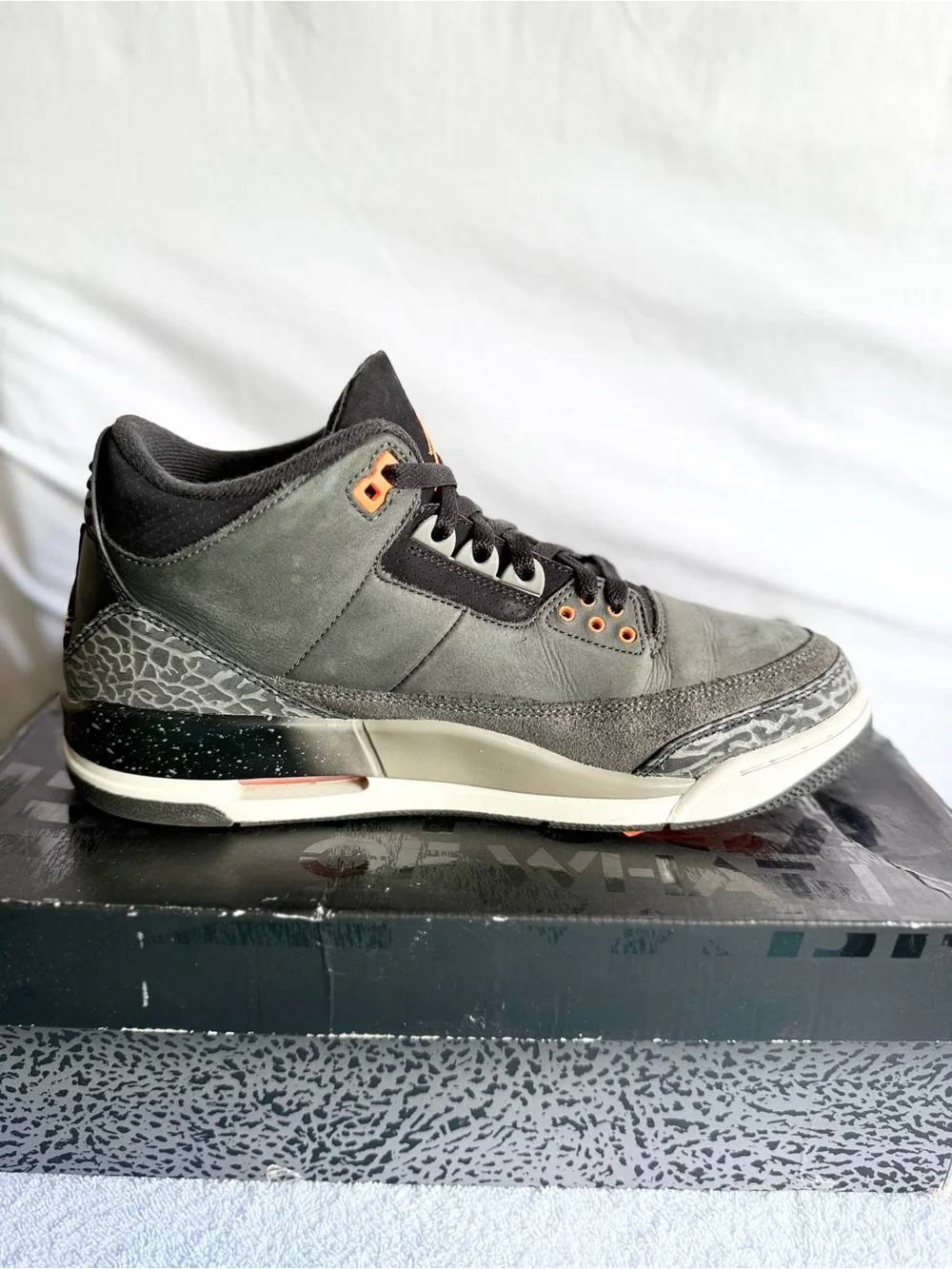 AUTHENTIC Jordan 3 Retro Fear Pack size 10.5 CT8532-080 2023 PRE-OWNED